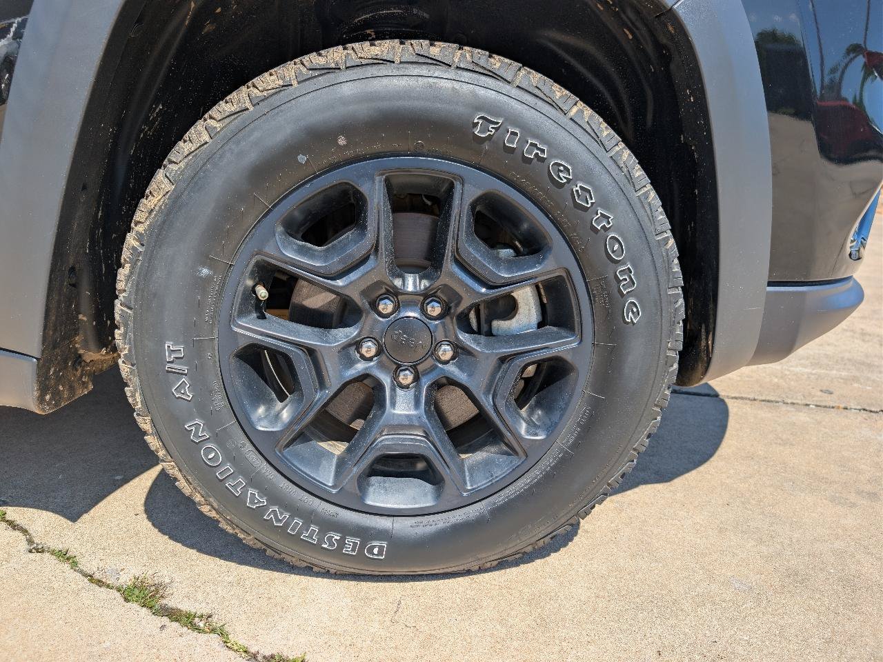 Used 2022 Jeep Cherokee Latitude AWD/4WD image 13