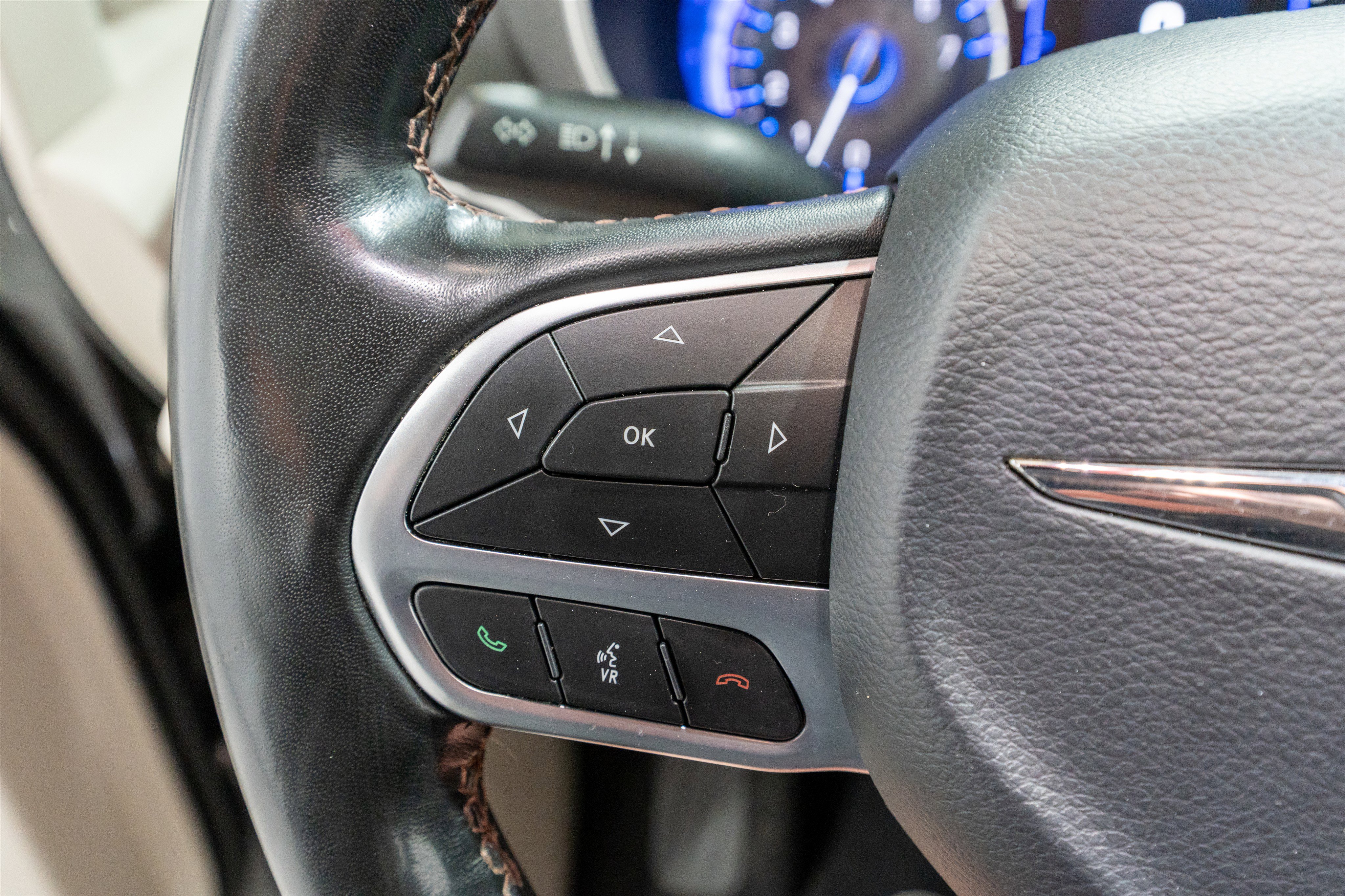 Used 2020 Chrysler Pacifica Touring-L image 23