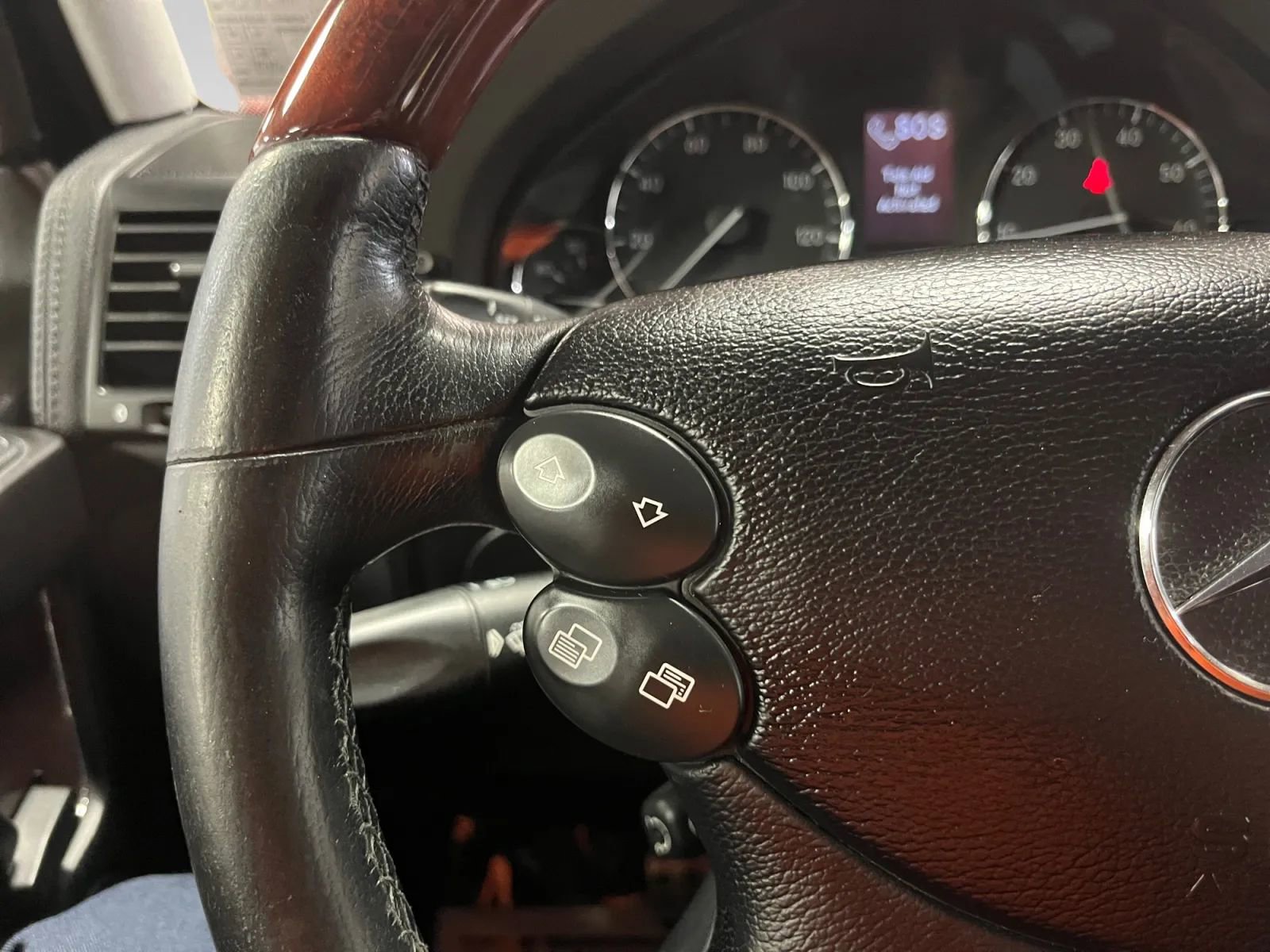 Used 2012 Mercedes-Benz G 550 G 550 Sport Utility 4D image 34