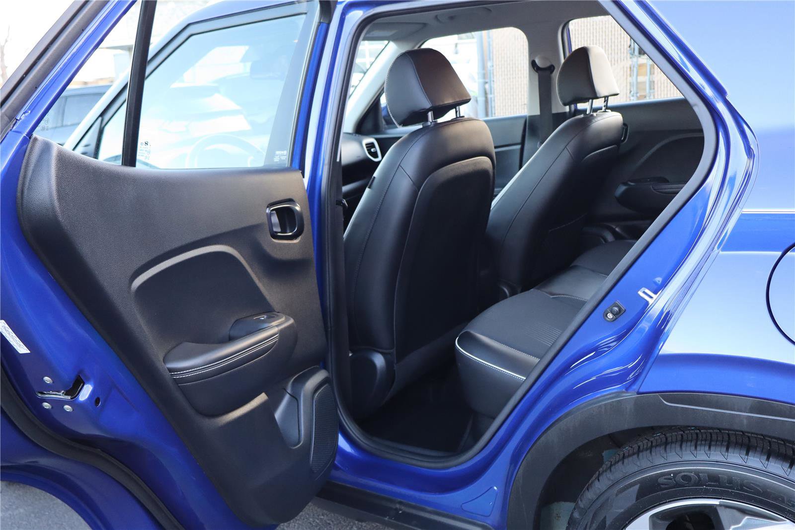 Used 2023 Hyundai Venue Limited w/ Cargo Package image 25