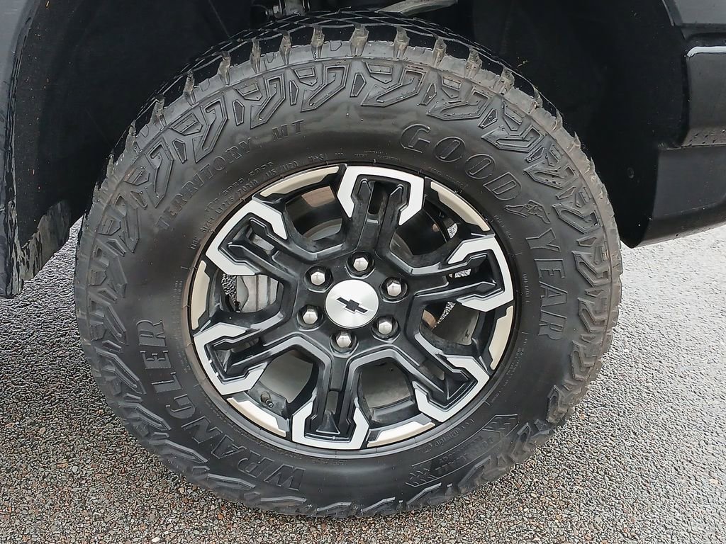 Used 2022 Chevrolet Silverado 1500 ZR2 w/ Technology Package AWD/4WD image 34