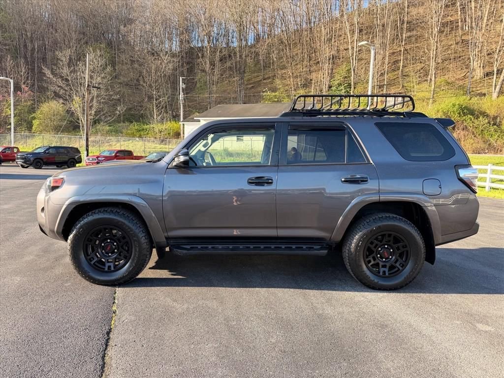 Used 2021 Toyota 4Runner Venture w/ Moonroof Package AWD/4WD image 8