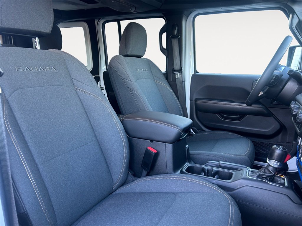 Used 2024 Jeep Wrangler Unlimited Sahara w/ Safety Group image 15