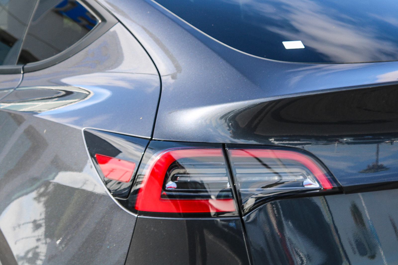 Used 2024 Tesla Model Y Long Range RWD image 8