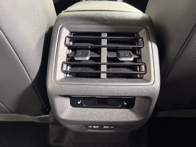 Used 2025 Volkswagen Tiguan SEL R-Line AWD/4WD image 21