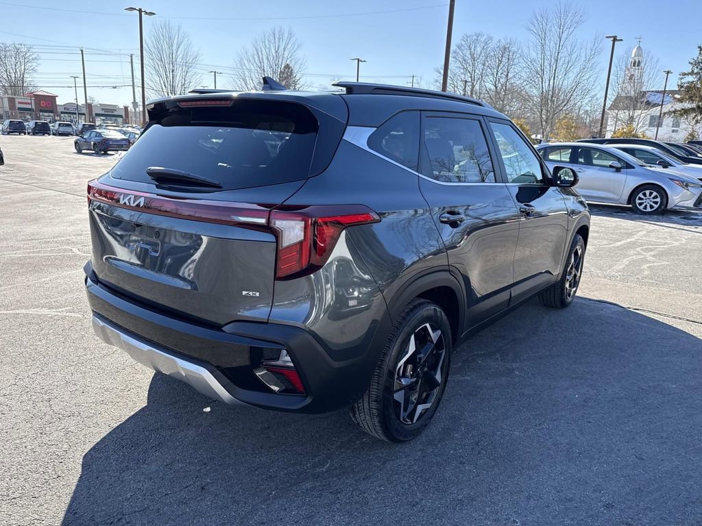 Used 2024 Kia Seltos EX image 7