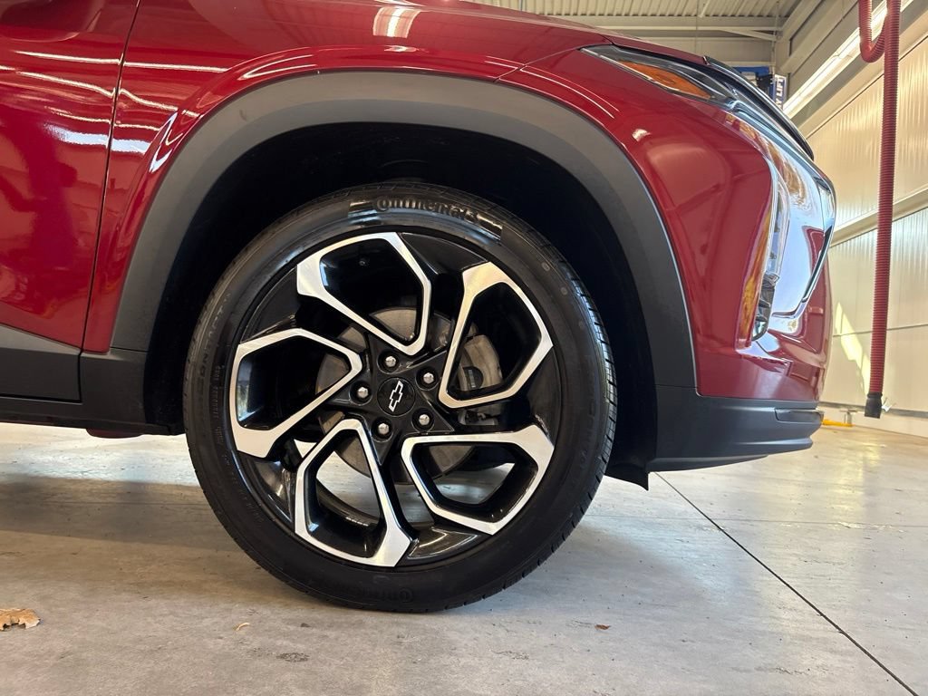 Used 2024 Chevrolet Trax RS FWD image 24