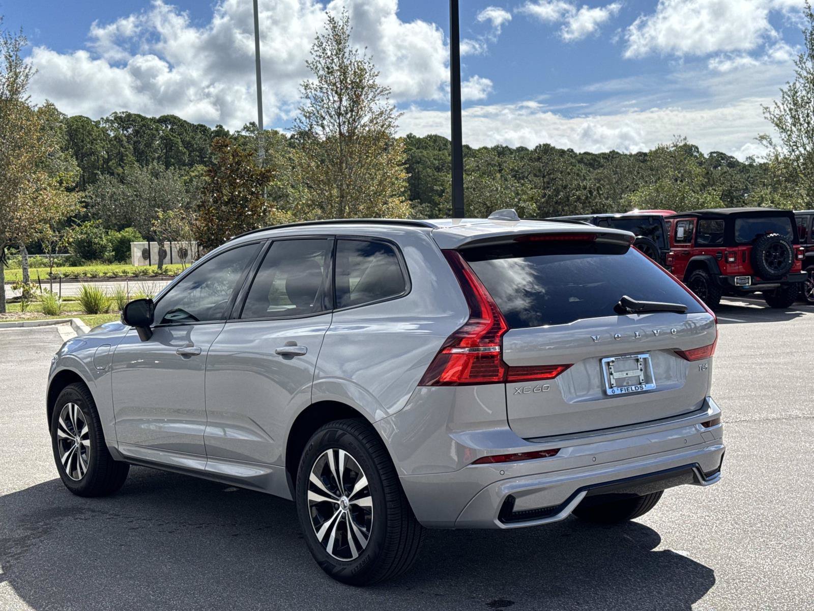 Used 2025 Volvo XC60 T8 Core w/ Protection Package Premier AWD/4WD image 6