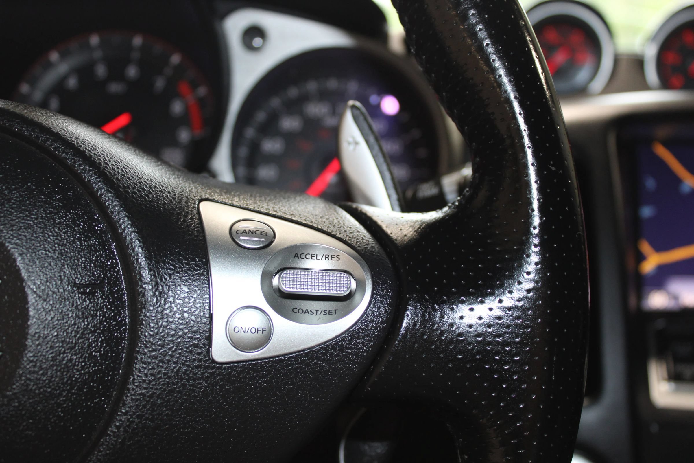 Used 2014 Nissan 370Z Touring w/ Sport Package RWD image 13