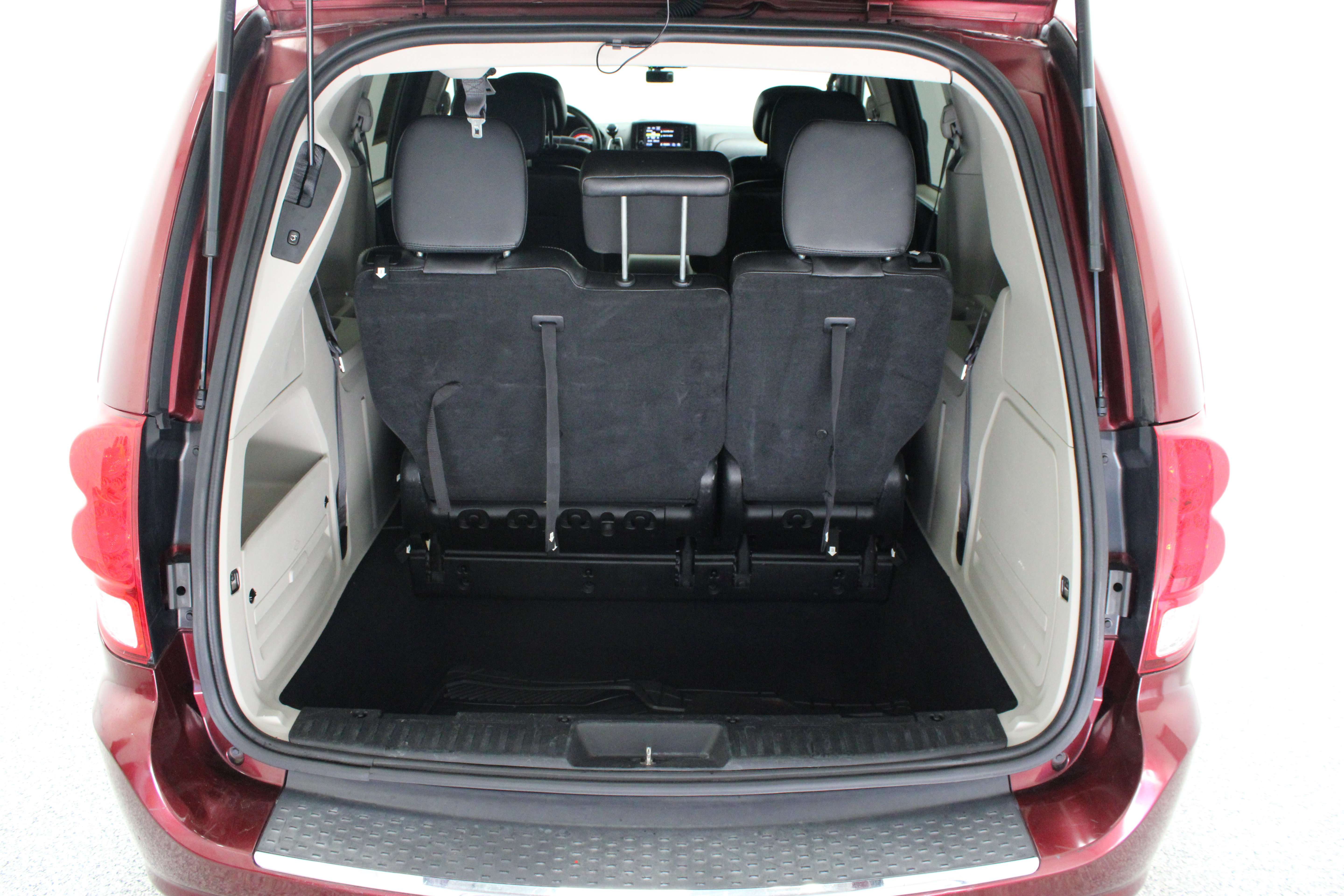 Used 2017 Dodge Grand Caravan SXT FWD image 31