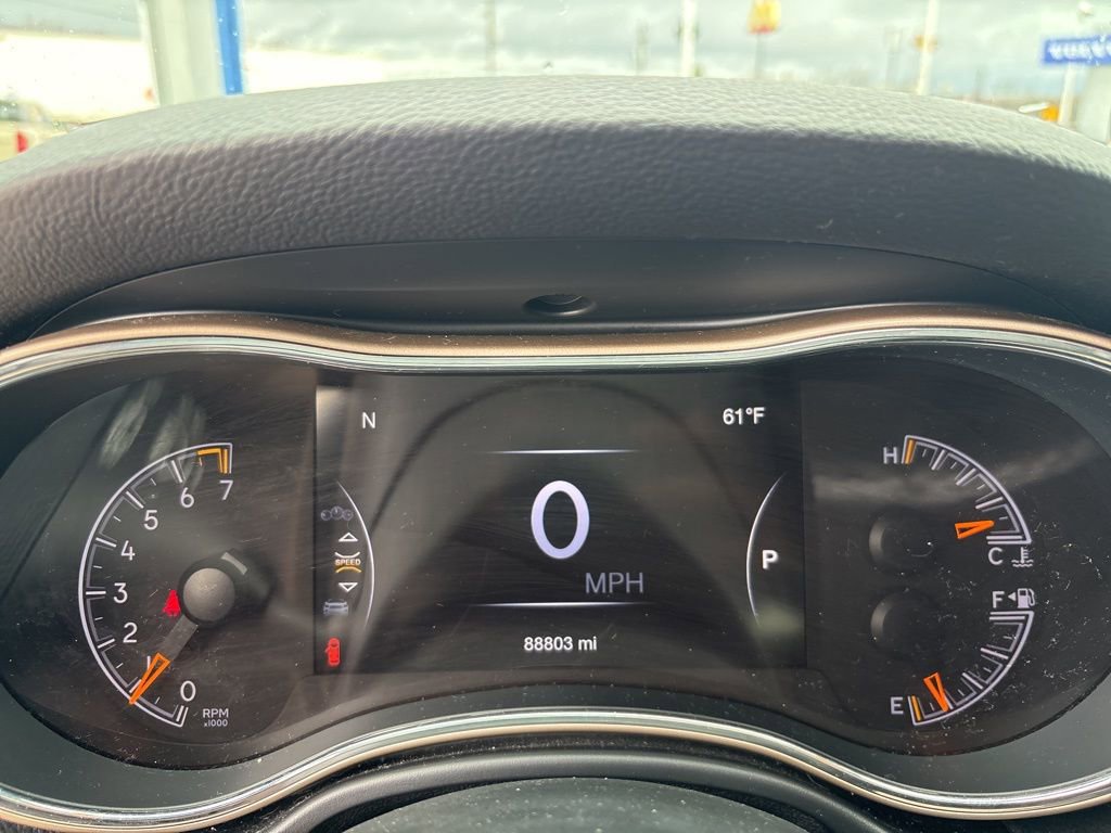 Used 2017 Jeep Grand Cherokee Laredo w/ Quick Order Package 23E image 17