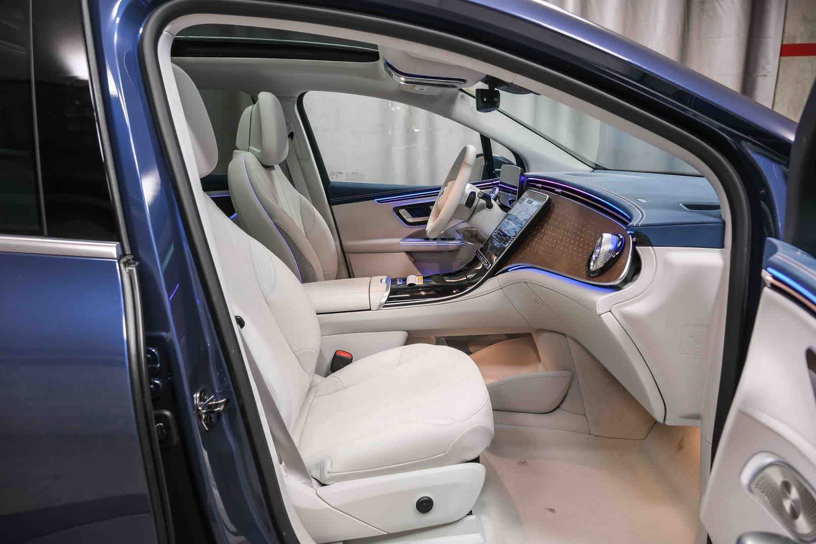 New 2027 Mercedes-Benz EQE 320+ SUV image 9