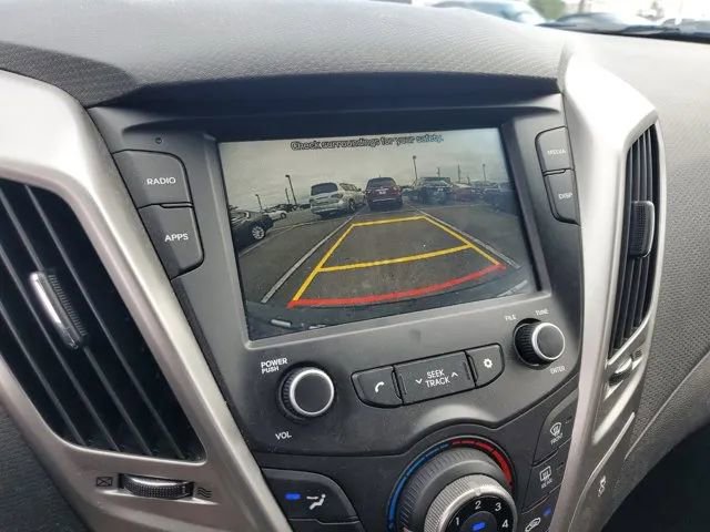 Used 2017 Hyundai Veloster FWD image 21