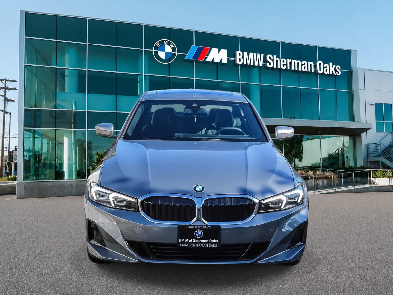Used 2026 BMW 330i Sedan w/ Convenience Package RWD image 2