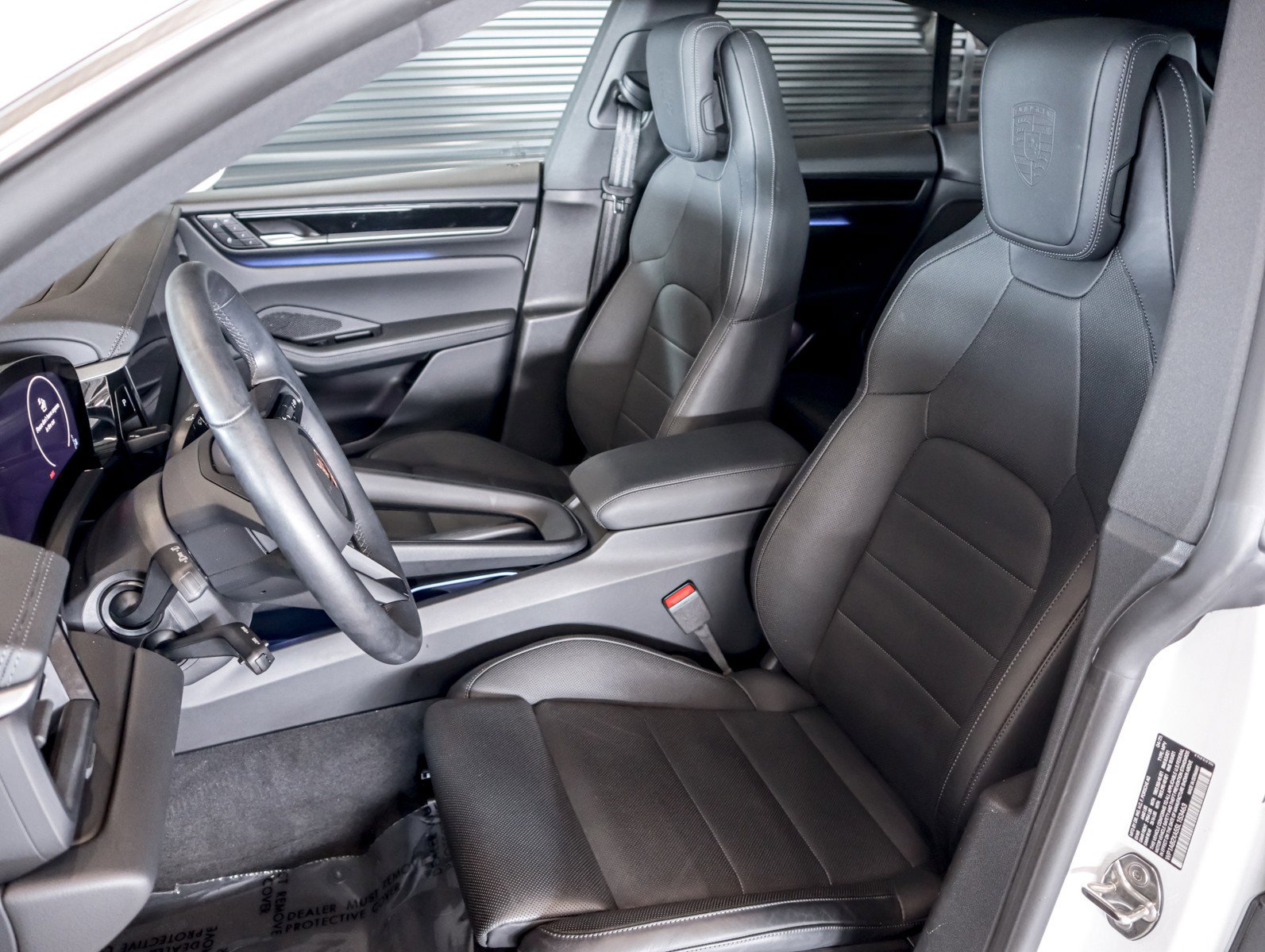 Certified 2025 Porsche Macan 4S Electric image 5