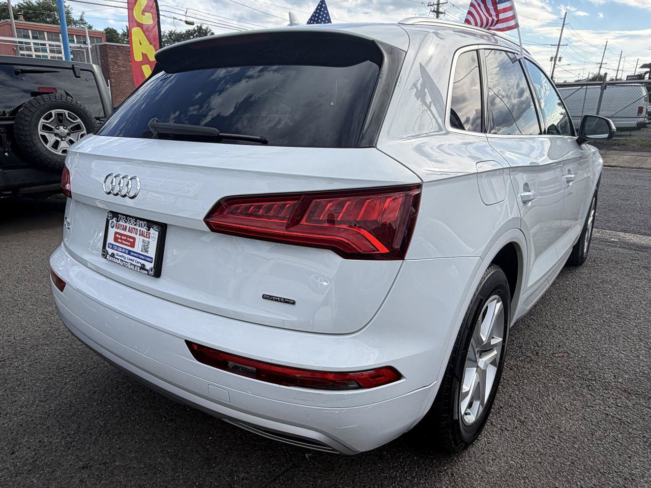 Used 2019 Audi Q5 2.0T Premium w/ Convenience Package AWD/4WD image 9