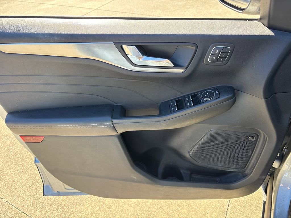 Used 2022 Ford Escape Titanium image 15