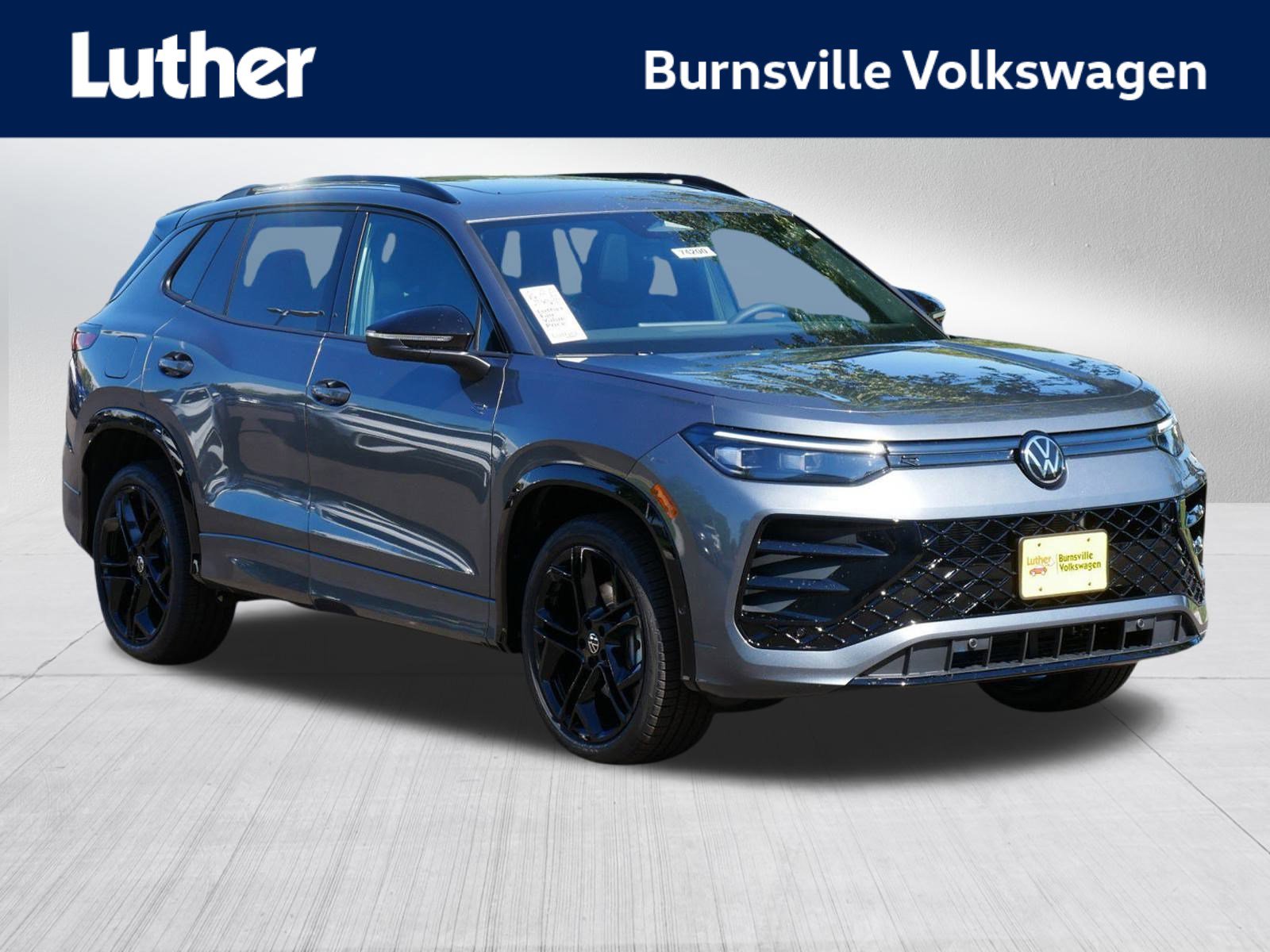 New 2025 Volkswagen Tiguan SE R-Line video 1
