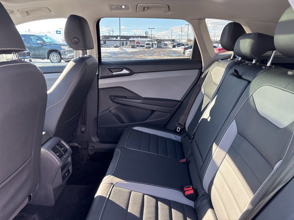 Used 2024 Volkswagen Taos SEL image 30