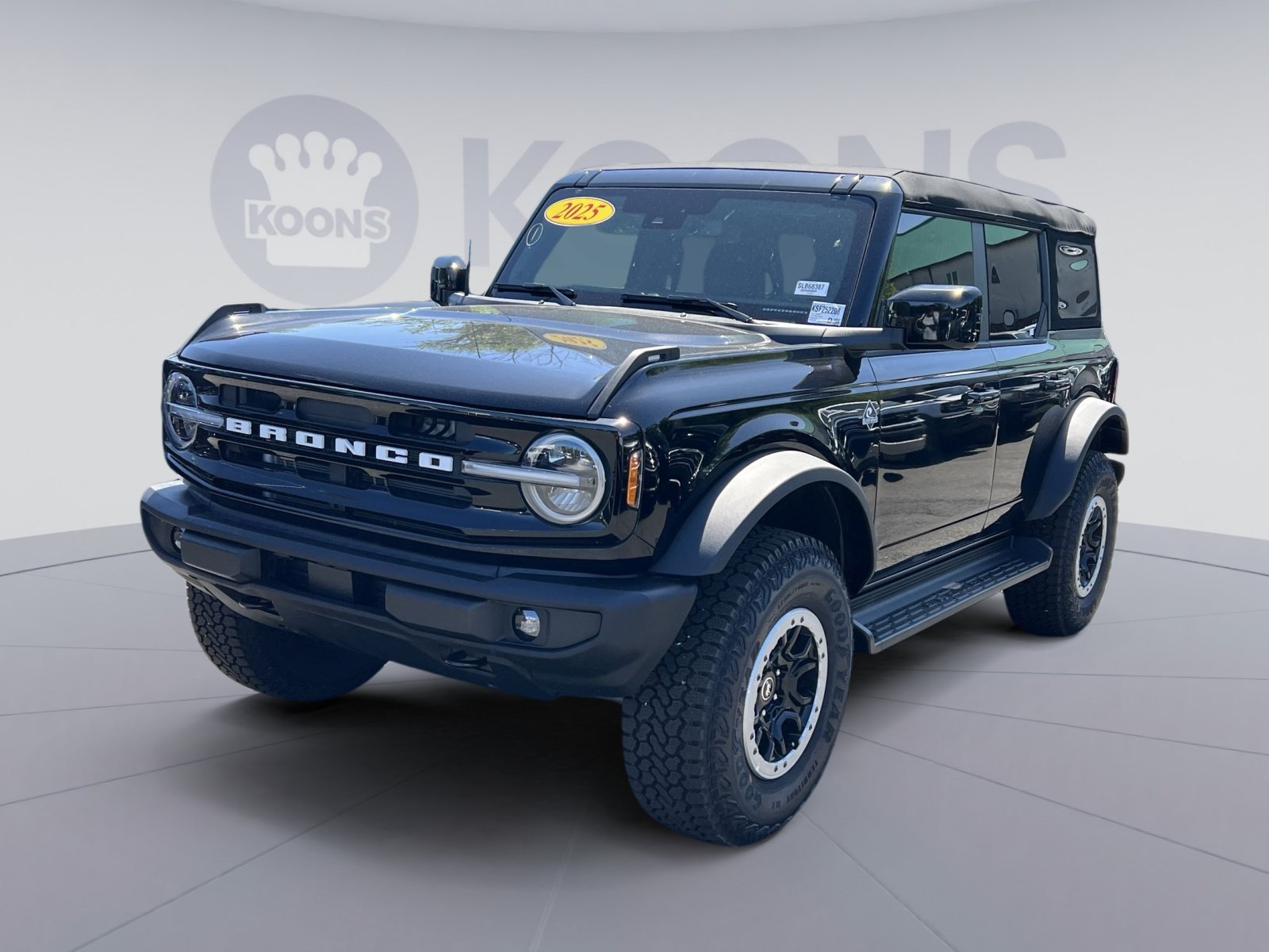 New 2025 Ford Bronco Outer Banks w/ Sasquatch Package