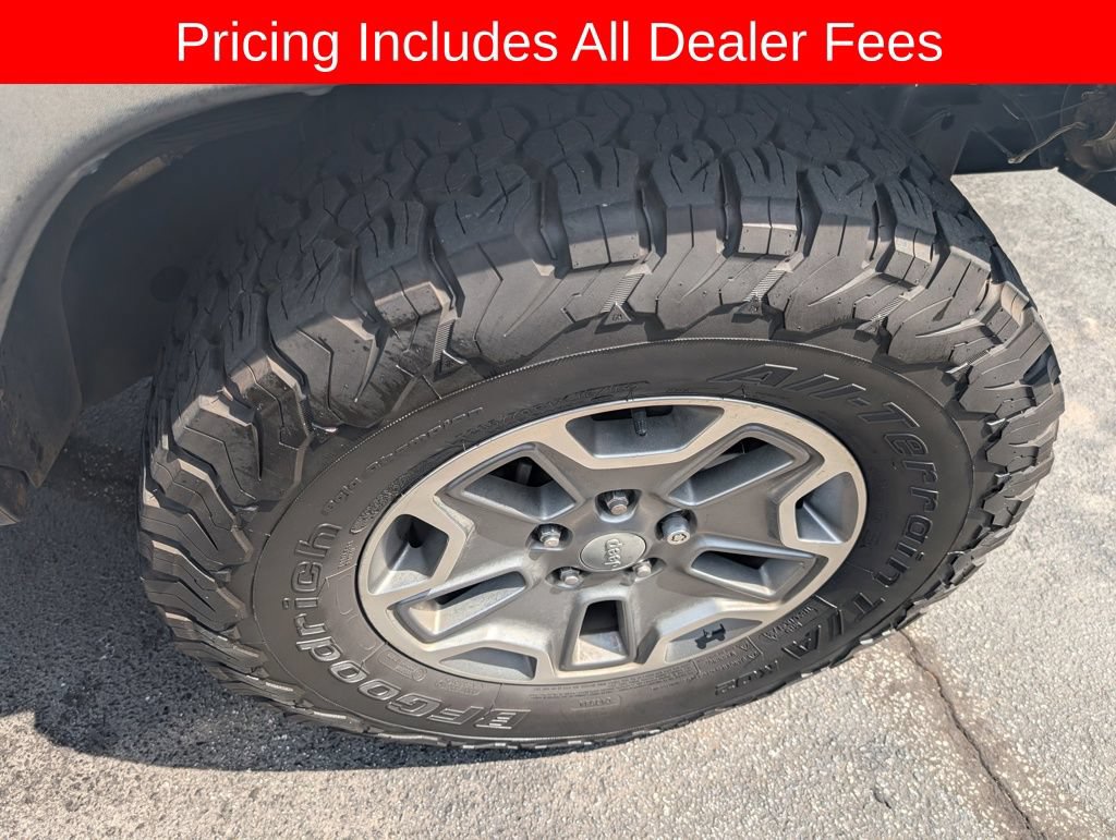 Used 2015 Jeep Wrangler Rubicon w/ Dual Top Group AWD/4WD image 12