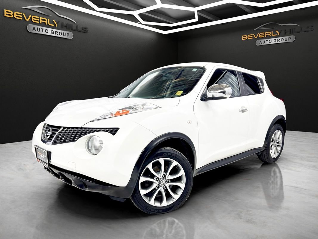 Used 2013 Nissan Juke SV image 1