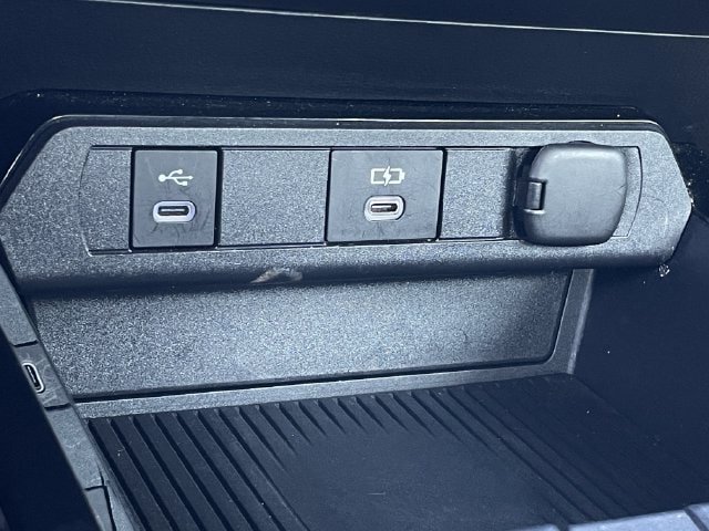 Used 2025 Toyota Prius LE FWD image 20