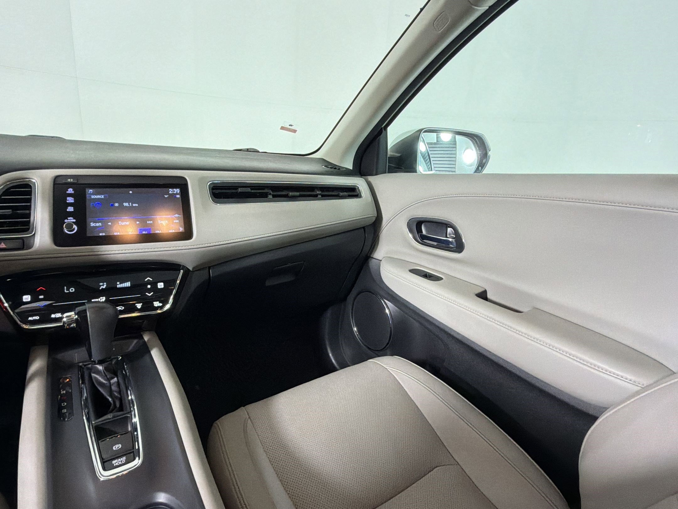 Used 2021 Honda HR-V EX-L image 28