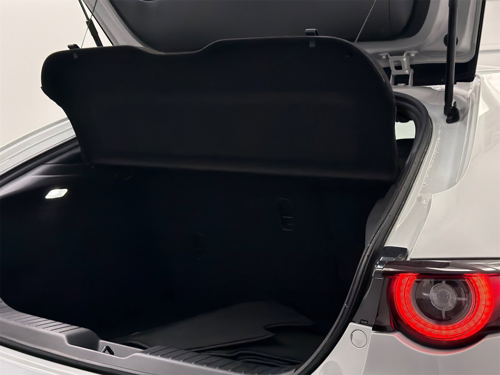 Certified 2025 MAZDA MAZDA3 s Sport image 8