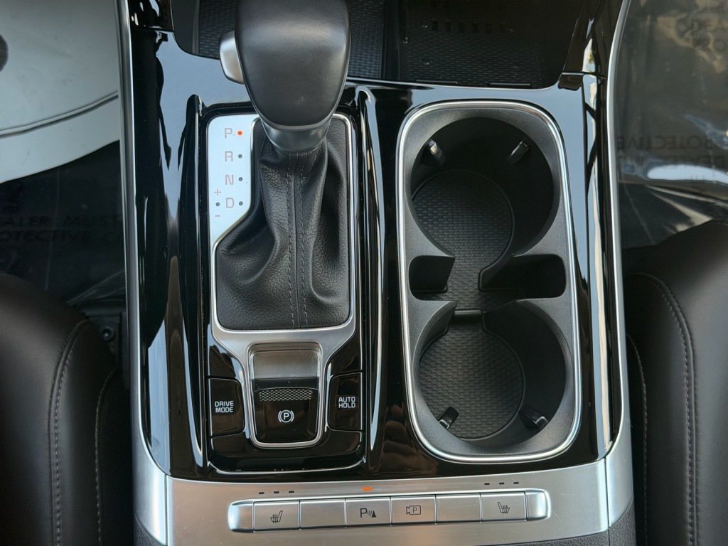 Used 2024 Kia Carnival EX FWD image 17