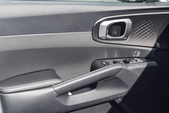 New 2024 Kia Sorento LX FWD image 22