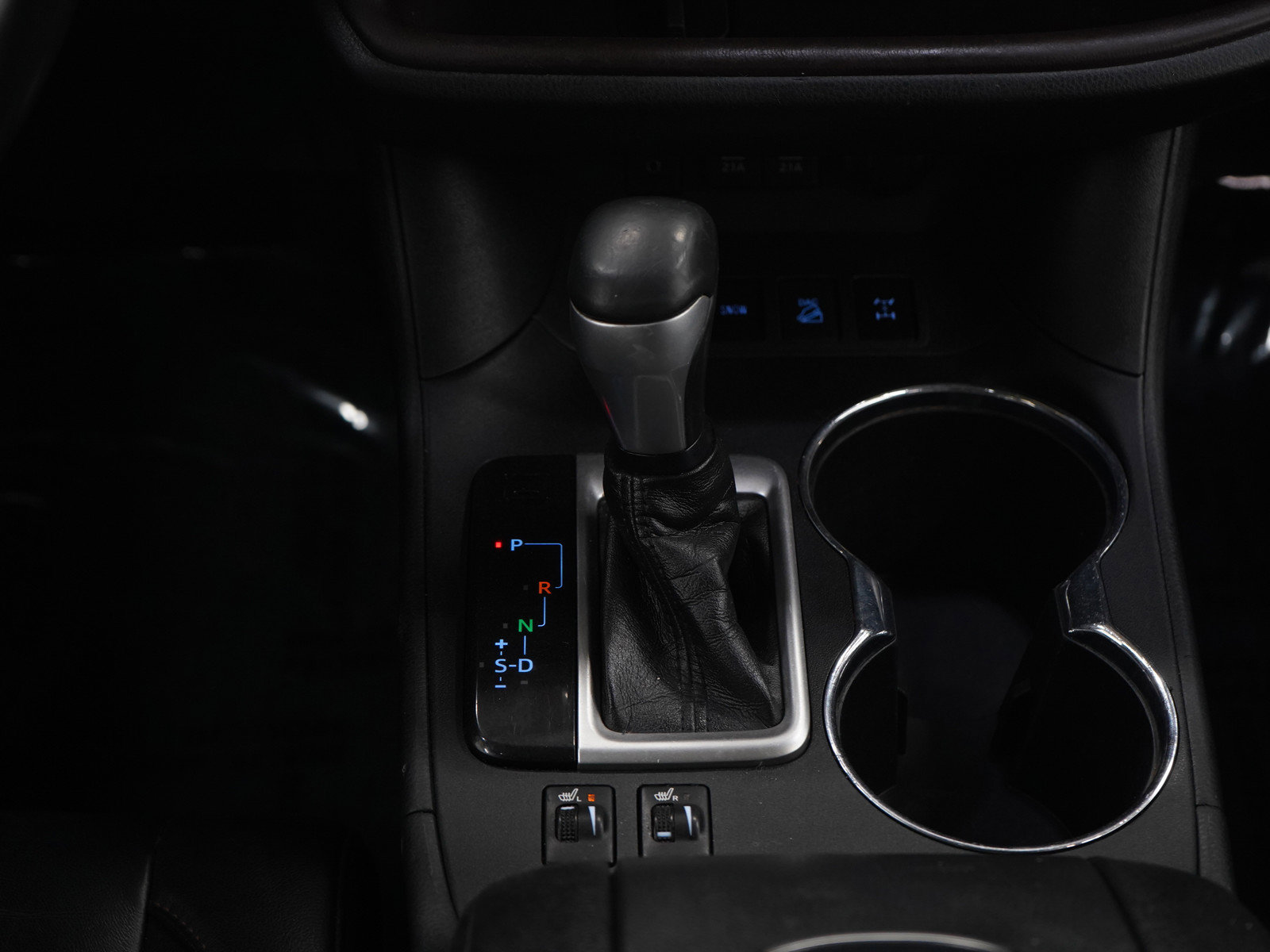 Used 2019 Toyota Highlander XLE AWD/4WD image 16