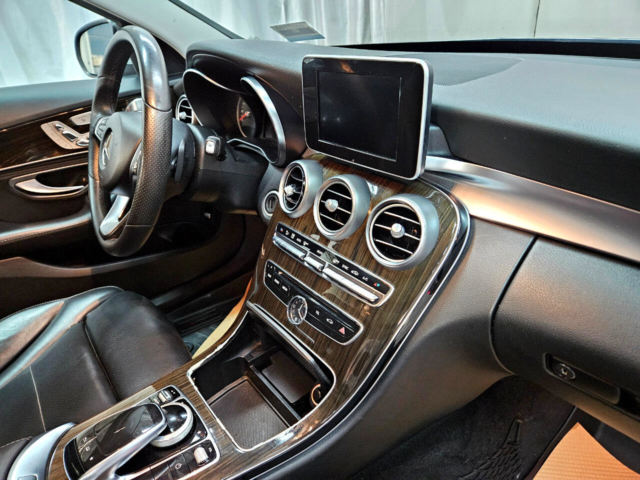 Used 2015 Mercedes-Benz C 300 Sedan image 22