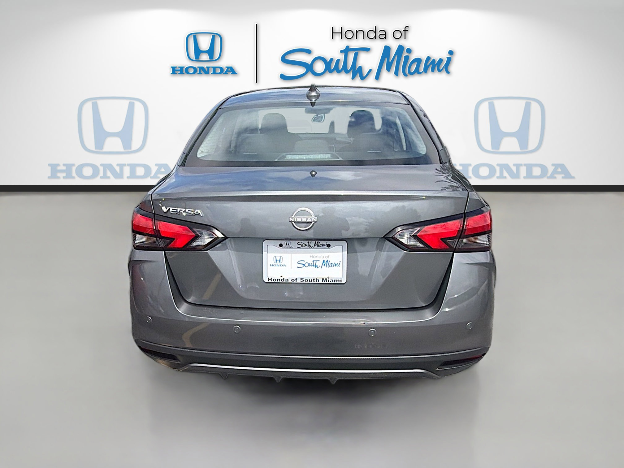 Used 2025 Nissan Versa SV image 6