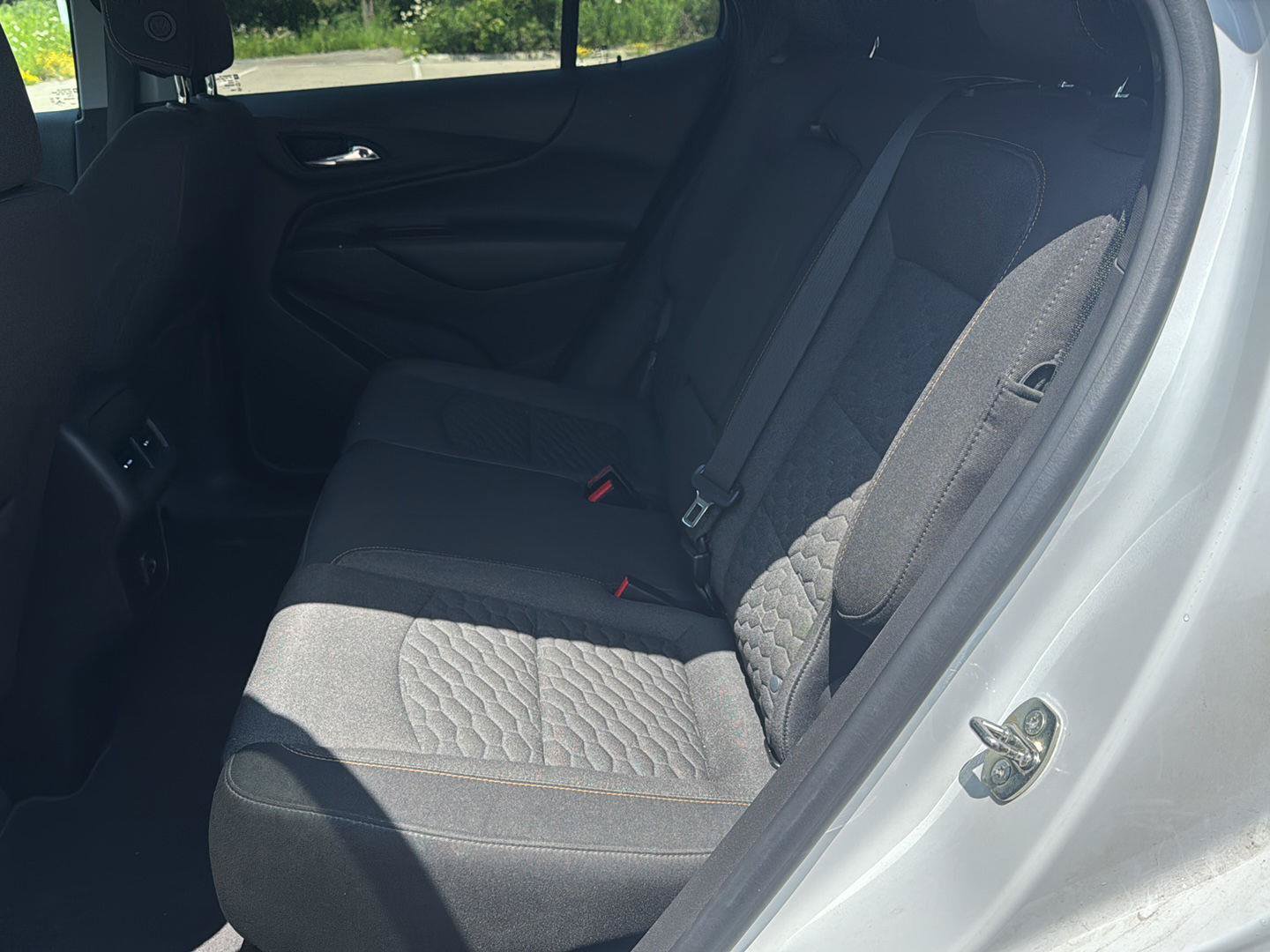 Used 2020 Chevrolet Equinox LT w/ Driver Convenience Package FWD image 10