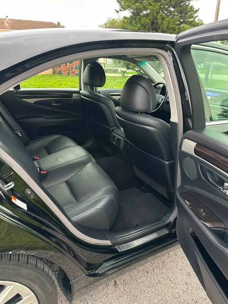 Used 2016 Lexus LS 460 AWD w/ Comfort Package image 14