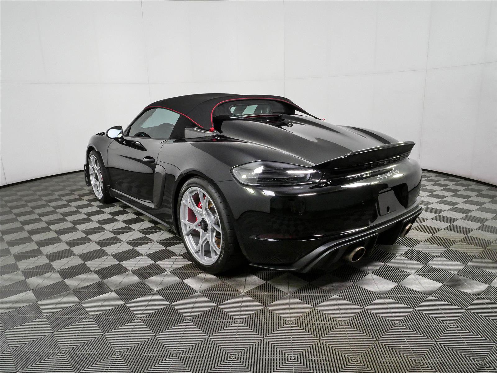 Certified 2025 Porsche 718 Boxster Spyder RS w/ Weissach Package RWD image 3