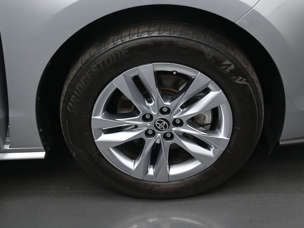 Certified 2024 Toyota Sienna XLE w/ XLE Plus Package image 40