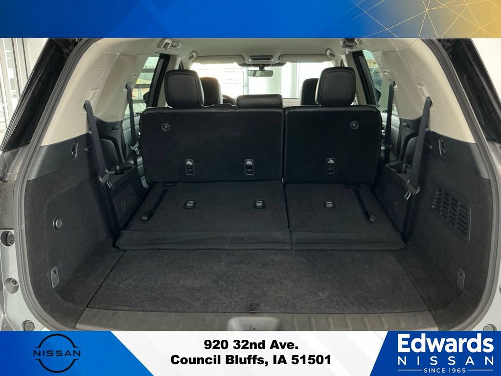 Used 2025 Nissan Pathfinder SL AWD/4WD image 9