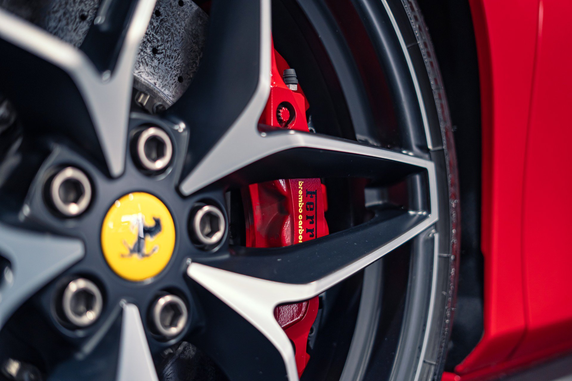 Used 2020 Ferrari 488 Pista Spider RWD image 16