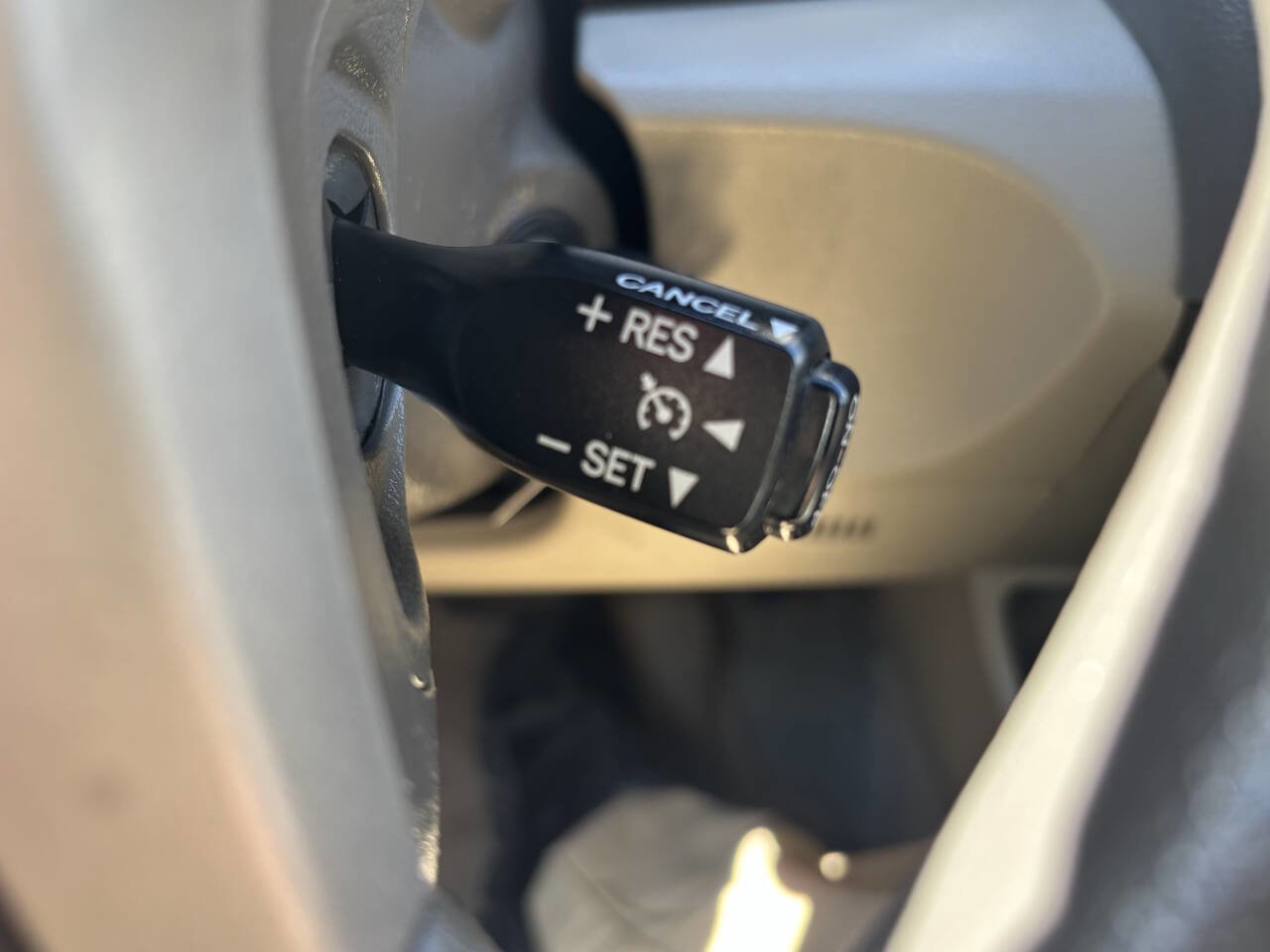 Used 2009 Toyota Camry LE FWD image 19