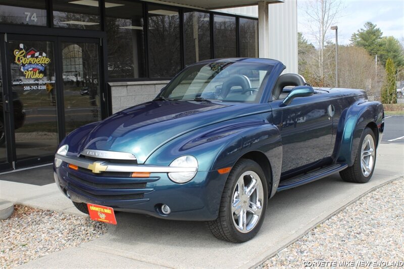 Used 2006 Chevrolet SSR w/ Preferred Equipment Group RWD image 7