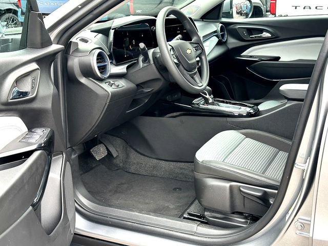 Used 2026 Chevrolet Trax LT FWD image 10