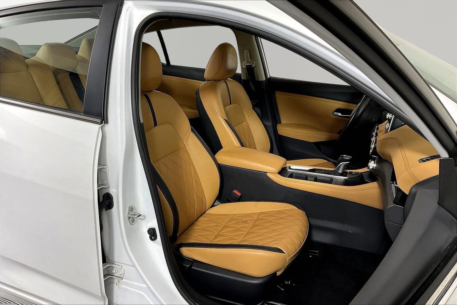 Used 2024 Nissan Sentra SV w/ SV Premium Package FWD image 29