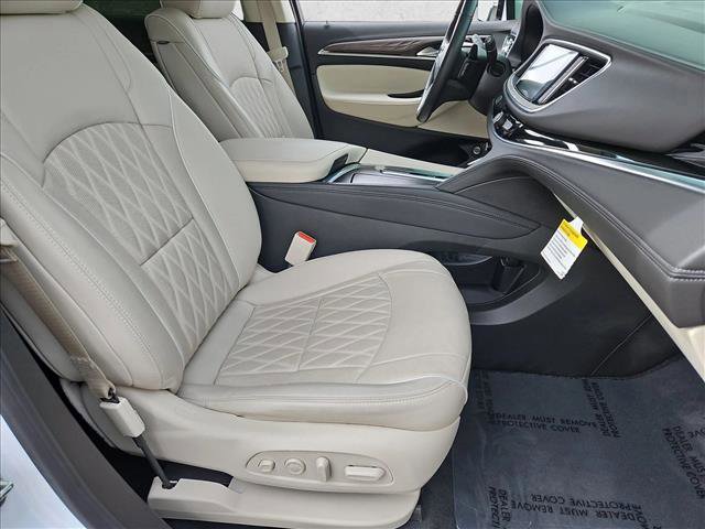 Used 2024 Buick Enclave Avenir w/ Avenir Technology Package AWD/4WD image 27