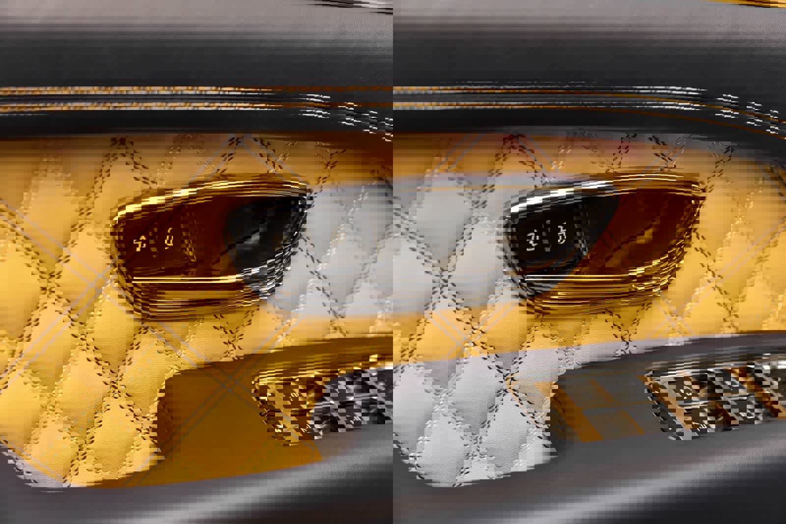 Used 2021 Bentley Bentayga image 27