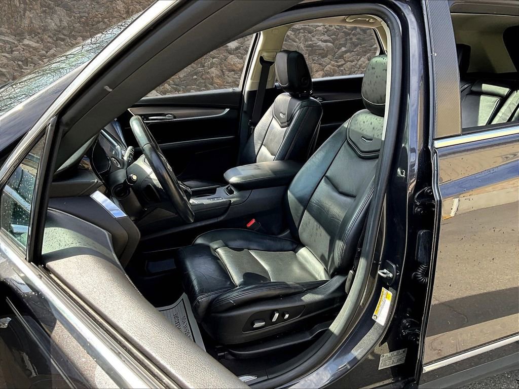 Used 2017 Cadillac XT5 Luxury w/ Driver Awareness Package image 23