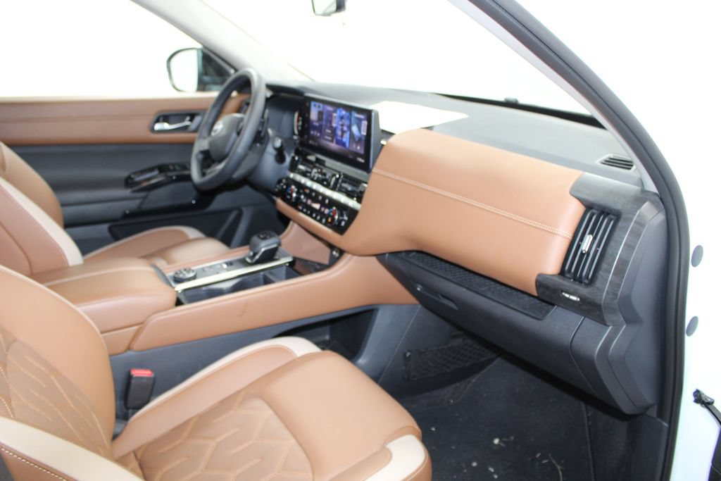 Used 2026 Nissan Pathfinder Platinum AWD/4WD image 22