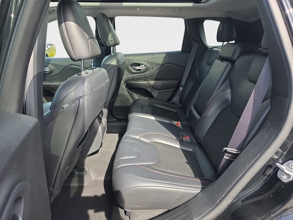 Used 2020 Jeep Cherokee Trailhawk w/ Comfort/Convenience Group image 18