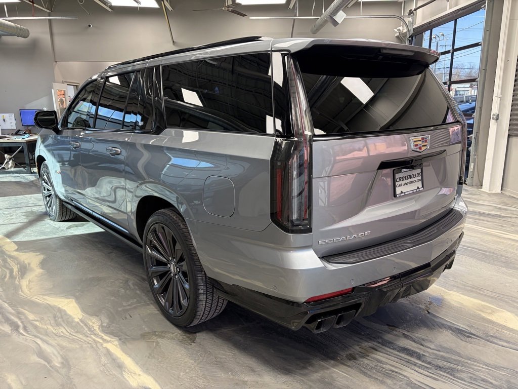 Used 2025 Cadillac Escalade ESV V image 48
